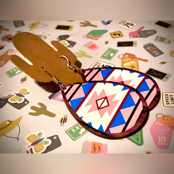 Geometric Aztec Dangle Earrings - Picture 1 of 3